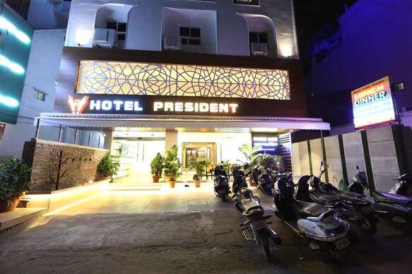 HOTEL PRESIDENT