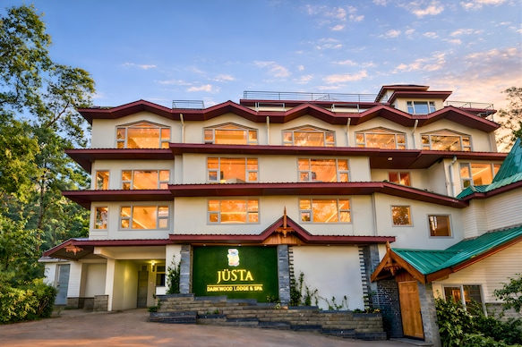 Justa Darkwood Lodge and Spa 10 mins from Mall Road