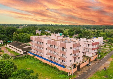 Somani Inn 3 minutes from Jhargram Railway Station