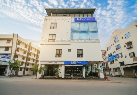 FabHotel Smriti Star