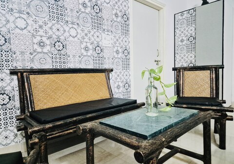 Budget friendly 2 bhk apartment for parties stay