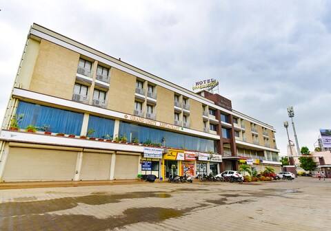 Hotel Grand Unity