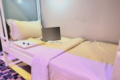 Golden Star Deluxe Dormitory, Mumbai Golden Star Deluxe Dormitory, Mumbai