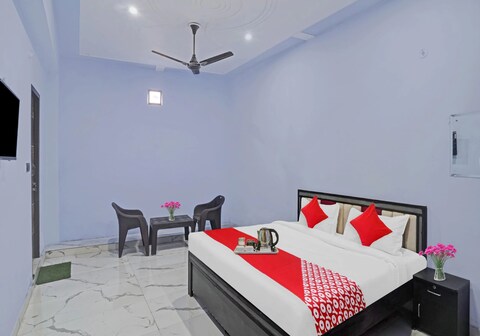 OYO 703959 Hotel Sunrise