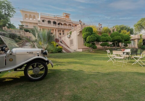 Fort Beejwar Chauhan By Aayams Neemrana