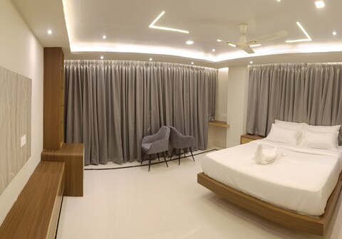 Hotel High Rise