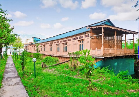 New kolohai Group of Houseboats