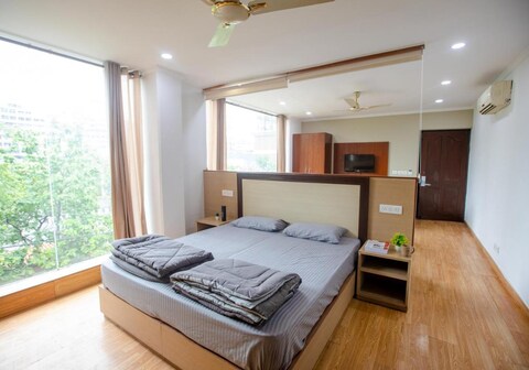 Covie Nehru Place 50