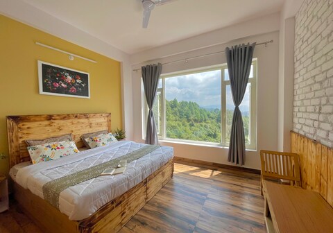 High and Seek Homestay| Mountain-facing Rooms
