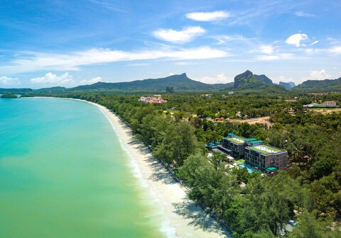 Maneetel Krabi Beachfront