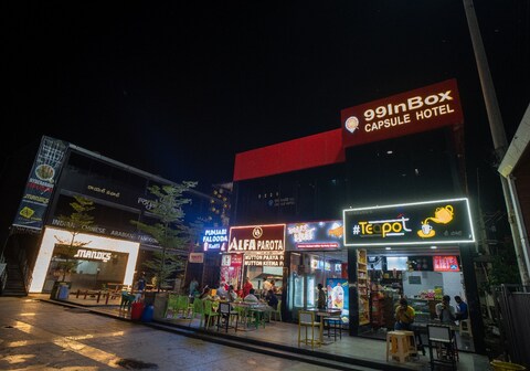 NINETY NINE IN BOX CAPSULE HOTEL