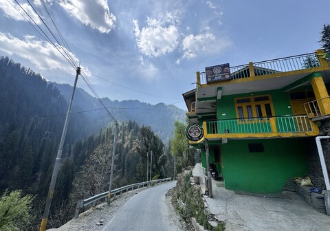 Kasol Backpackers