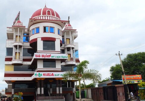 HOTEL INDI PALACE