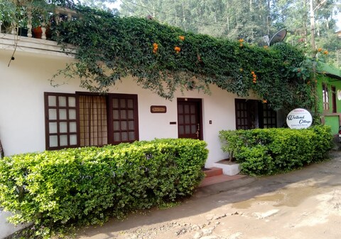 Westend Cottage | Rooms & Caretaker