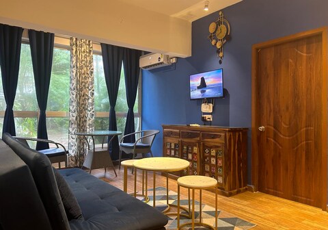 Palm Paradise By Laze Around Us