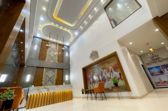 Hotel Crown Savoy