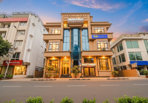 FabHotel Prime The Rivlet Premium