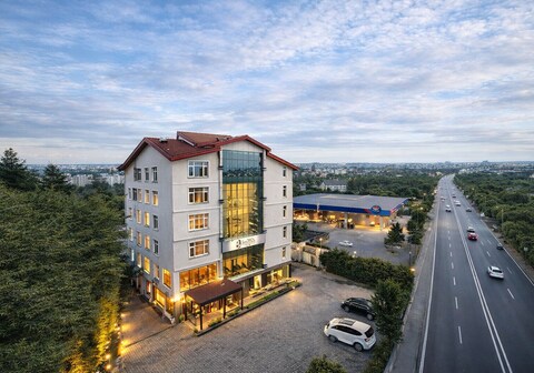 Batra Hotels & Residences (Pure Vegetarian Hotel)