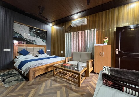 Magic Restaurant Hotel