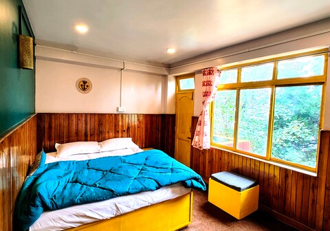 Hidden Monkey Backpackers || Batasia Loop || View Point