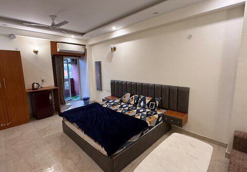 Property in vrindavan near prem mandir