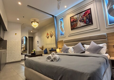 Luxury VelloStay Supernova