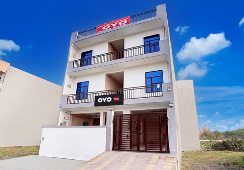 Hotel O 83170 Moon Light Residency