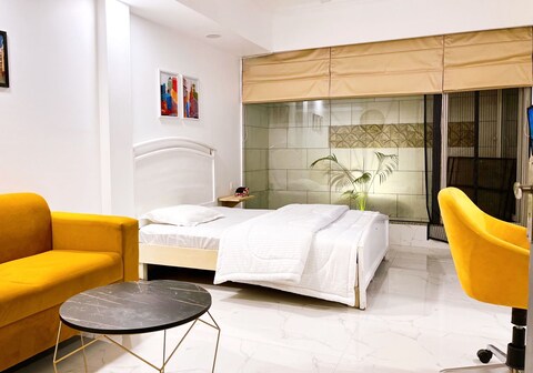 Minimalistic Studio Apartment near Airport