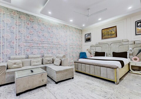 Hotel O Rama House Near Peeragarhi Metro Station