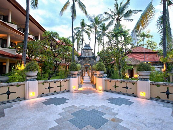Related Hotel Image