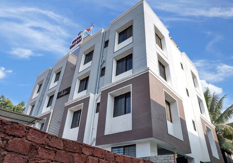 Super Collection O Eon Inn Near Pune Airport