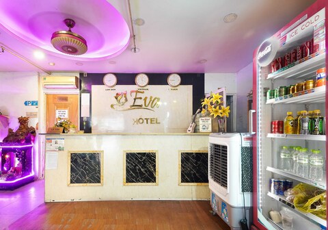 Collection O Eva Hotel District 8 Near Ben Thanh Market