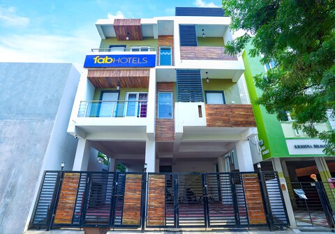 FabExpress Town Space Apartment - Nr Saravana Stores, Porur