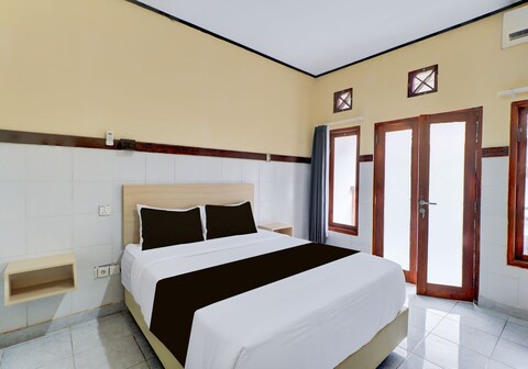 Townhouse Oak Legian Near Legian Beach Formerly Sayang Maha Merta
