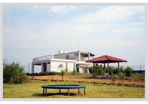 DREAMY KHOPOLI 3BHK Villa With Pvt Pool