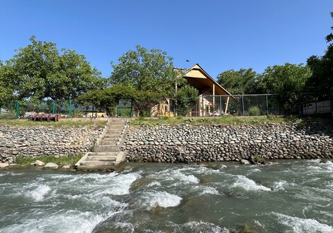 Birdsong Riverside Cottage