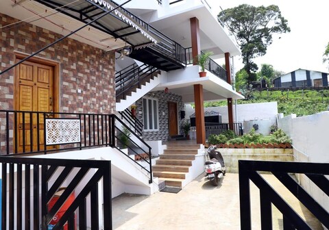 QUEEN PALACE COONOOR