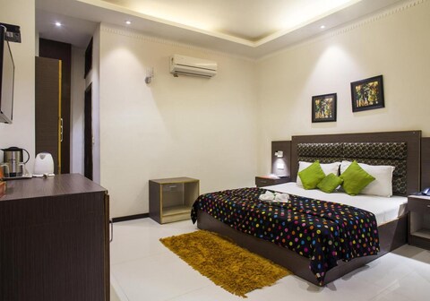 Hotel Pace (Hero Honda Chowk Gurgaon)