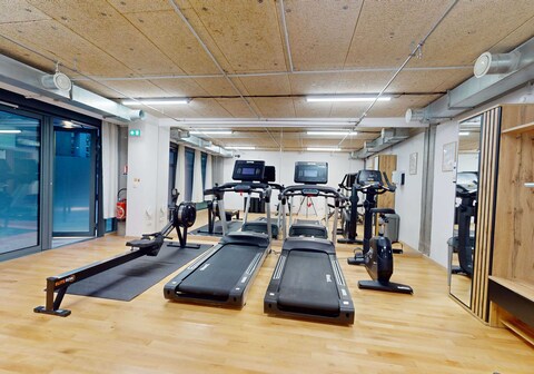 Room 1002 in a premium residence- Sport/laundry