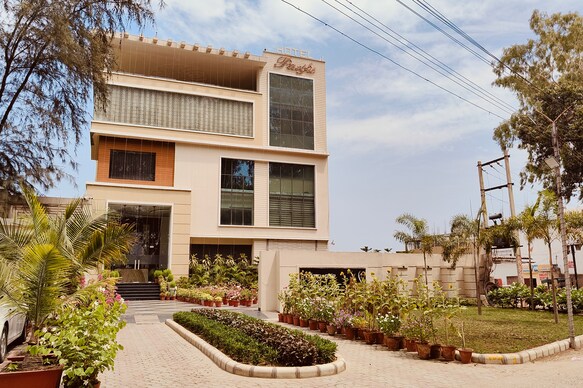 Hotel Pacific