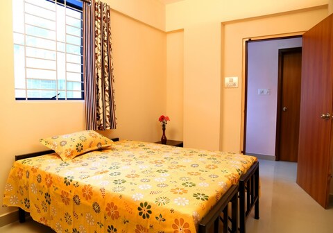 Pelagia Paradise Hostel for Boys