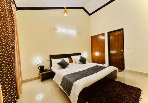 Manor Villa By Veda | Near Kainchi Dham