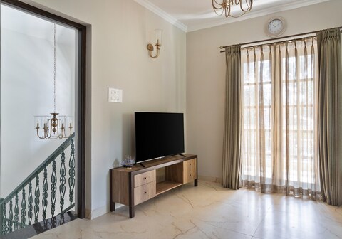 Savaya Tropica 4 BHK B