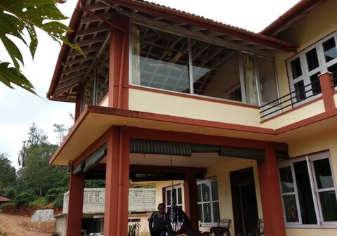 Makkithitta | Rooms & Pool