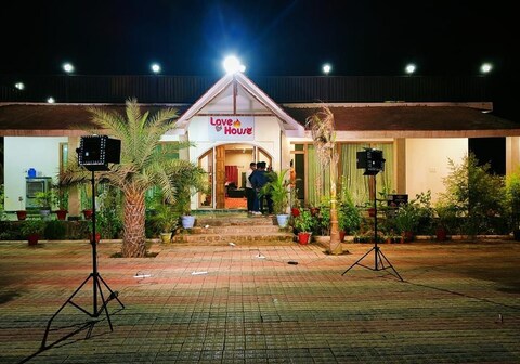 Sohna Road Farmhouse Retreat