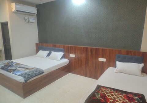 HOTEL DARSH & OM RESTURANT