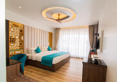 Hotel Yog Vashishth (Near Parmarth Niketan)