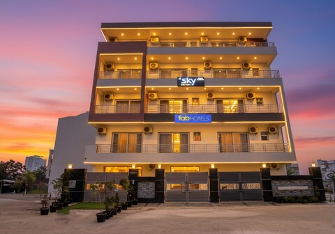 FabHotel Sky - Nr Sapphire 83 Mall, Manesar