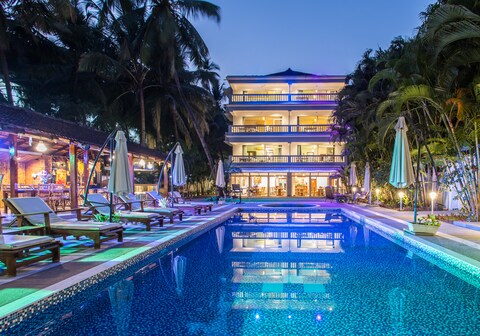 Safira River Front Resort