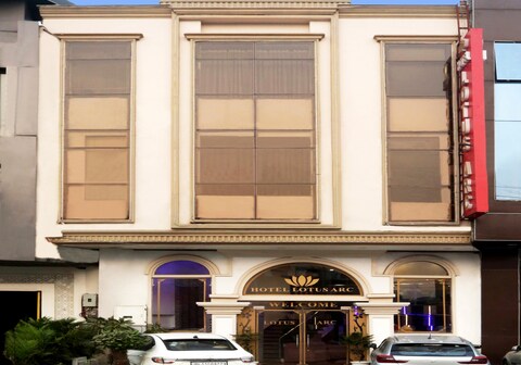 Hotel Lotus Arc Near IGI Airport